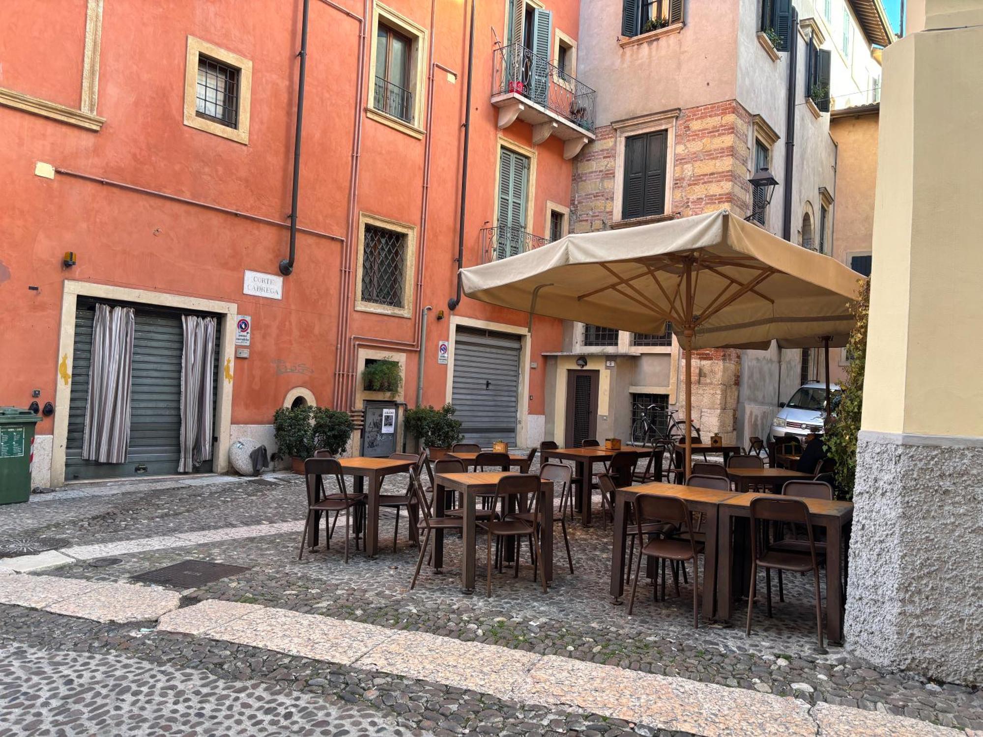 Ad Verona Flat Екстериор снимка