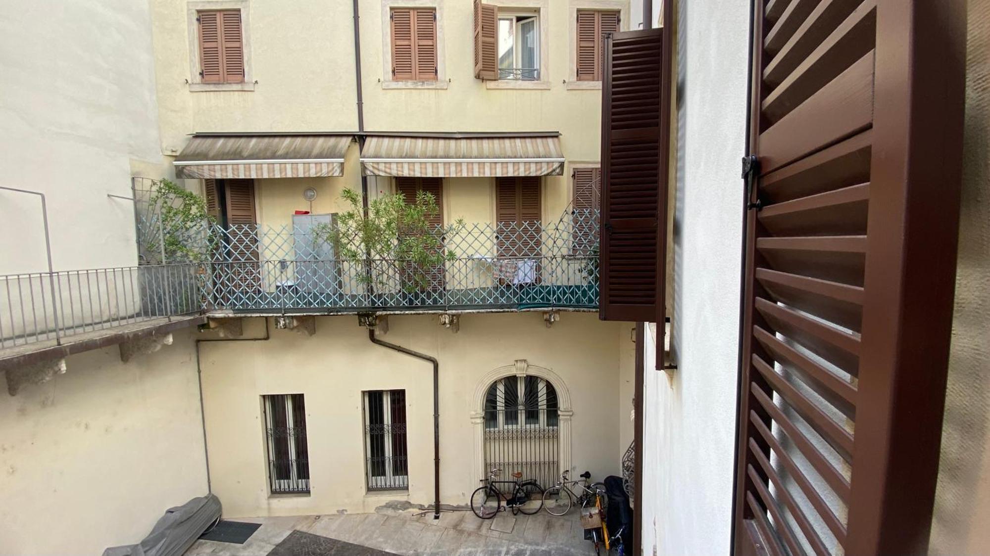Ad Verona Flat Екстериор снимка
